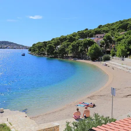Apartment By The Sea - 3098