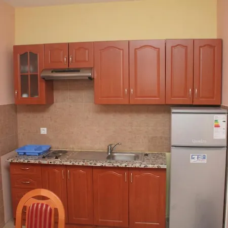 Apartment By The Sea - 3098