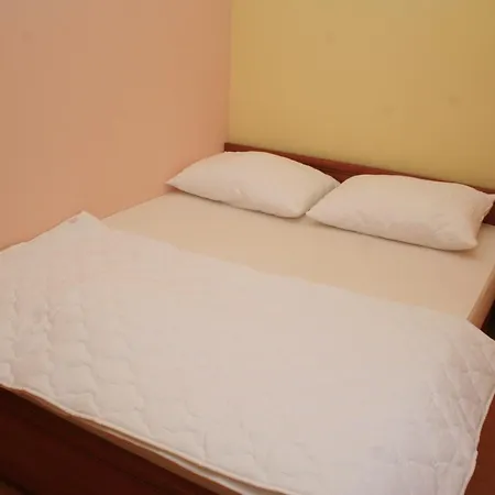 Apartment By The Sea - 3098 *