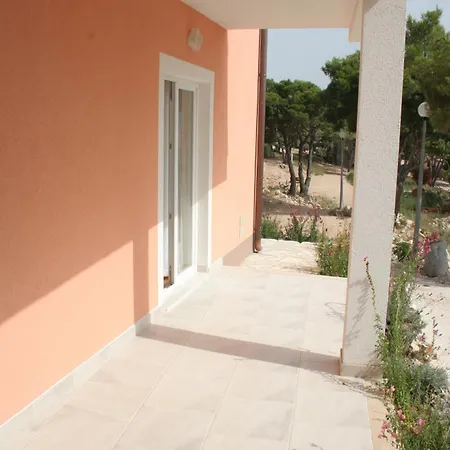 Apartment By The Sea - 3098